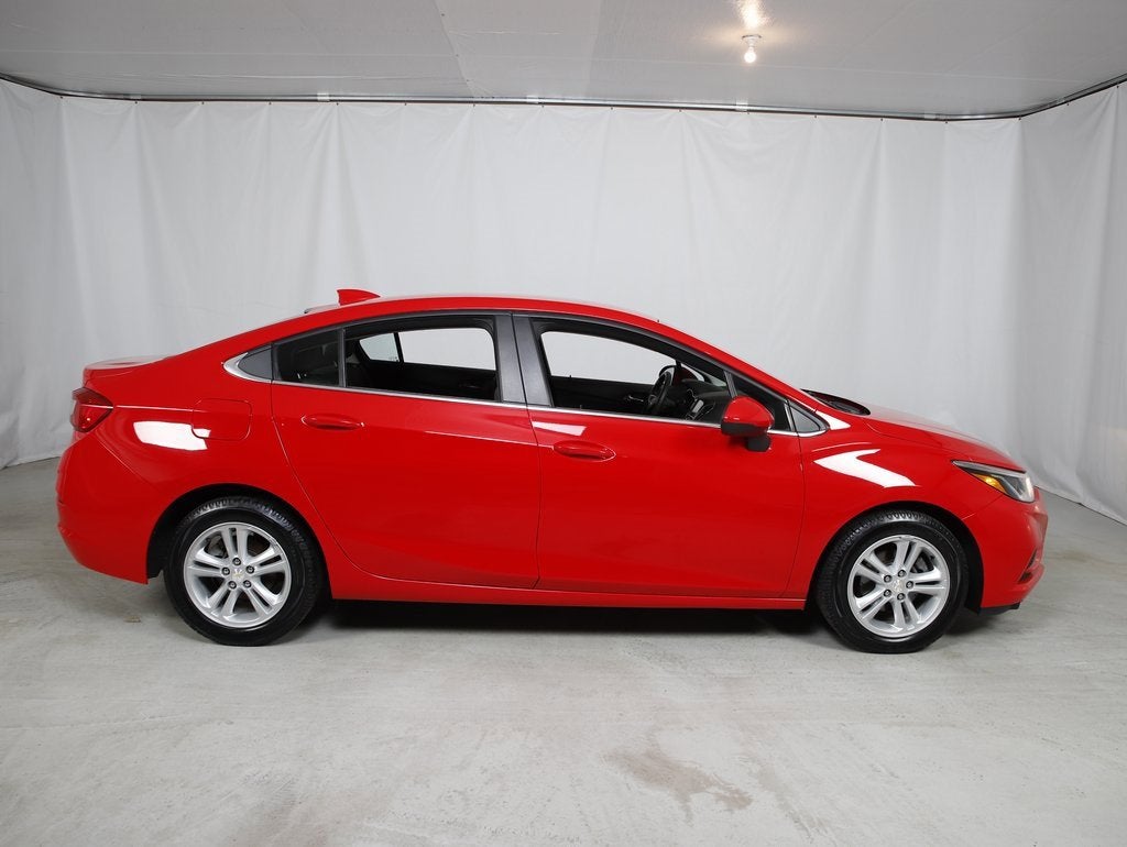 Used 2018 Chevrolet Cruze LT with VIN 1G1BE5SM4J7111157 for sale in Mora, Minnesota