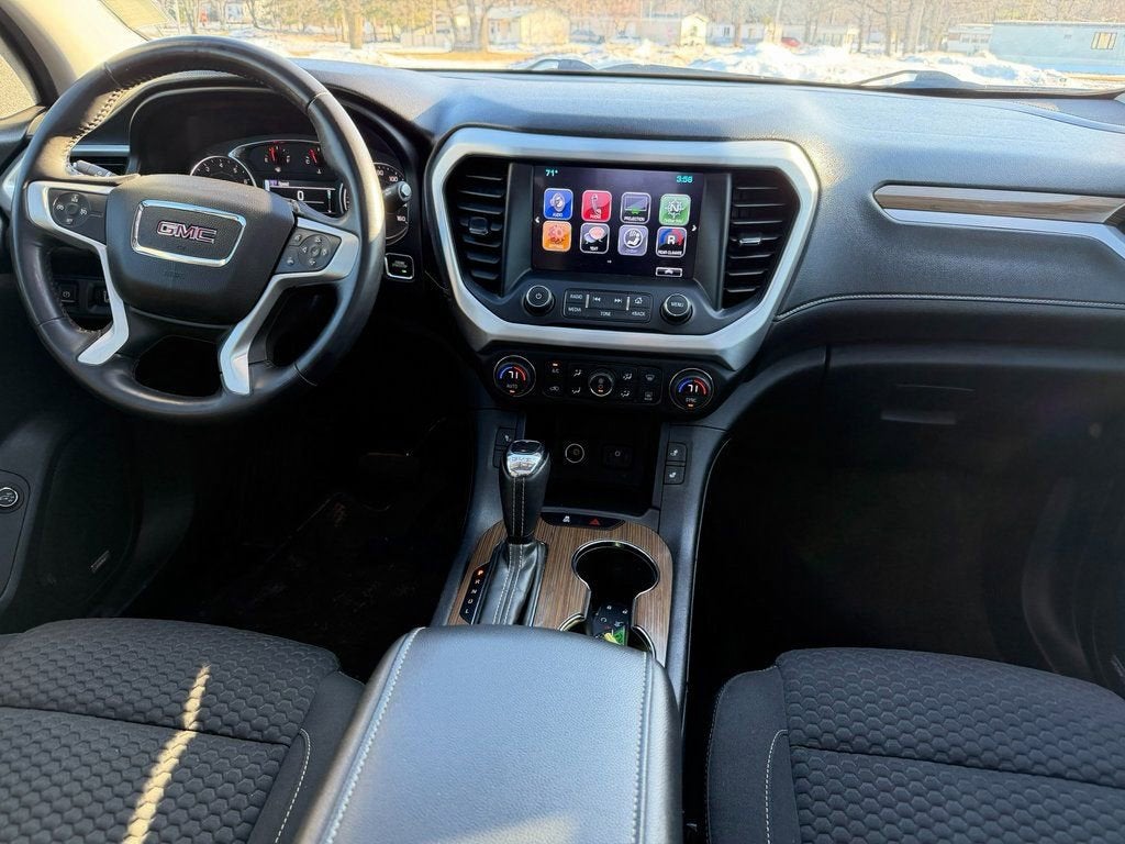 2017 GMC Acadia SLE