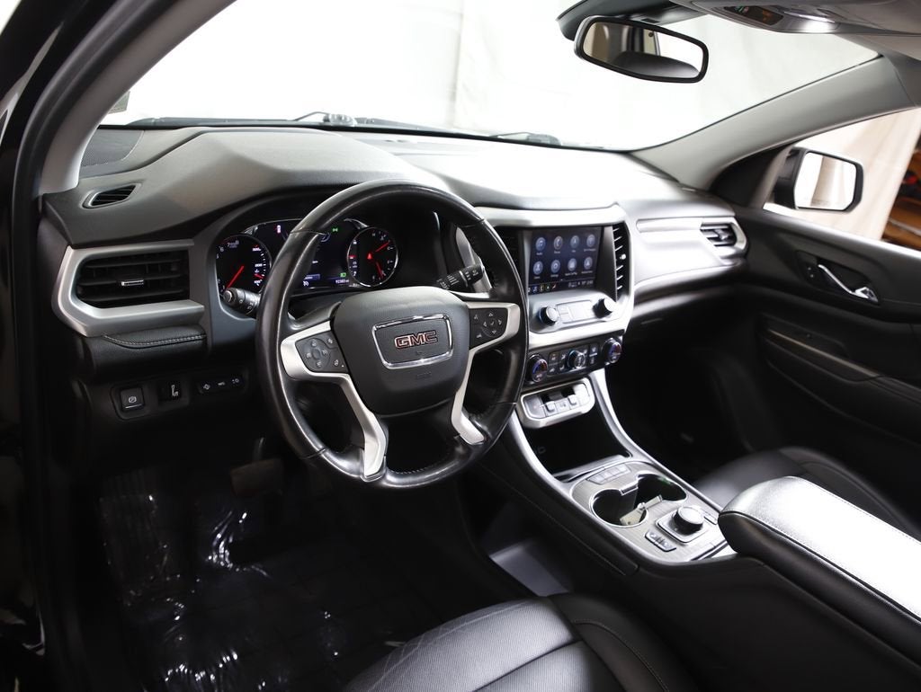2022 GMC Acadia SLT