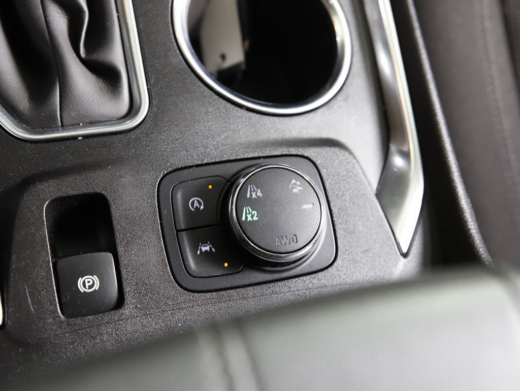 2022 Chevrolet Traverse LT Cloth