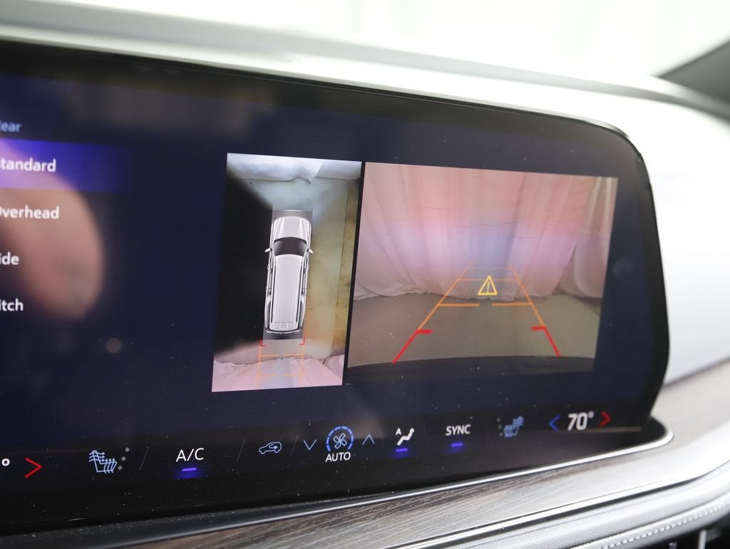 2026 Chevrolet Suburban LT - Photo 21