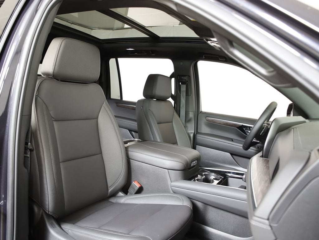 2026 Chevrolet Suburban LT - Photo 7