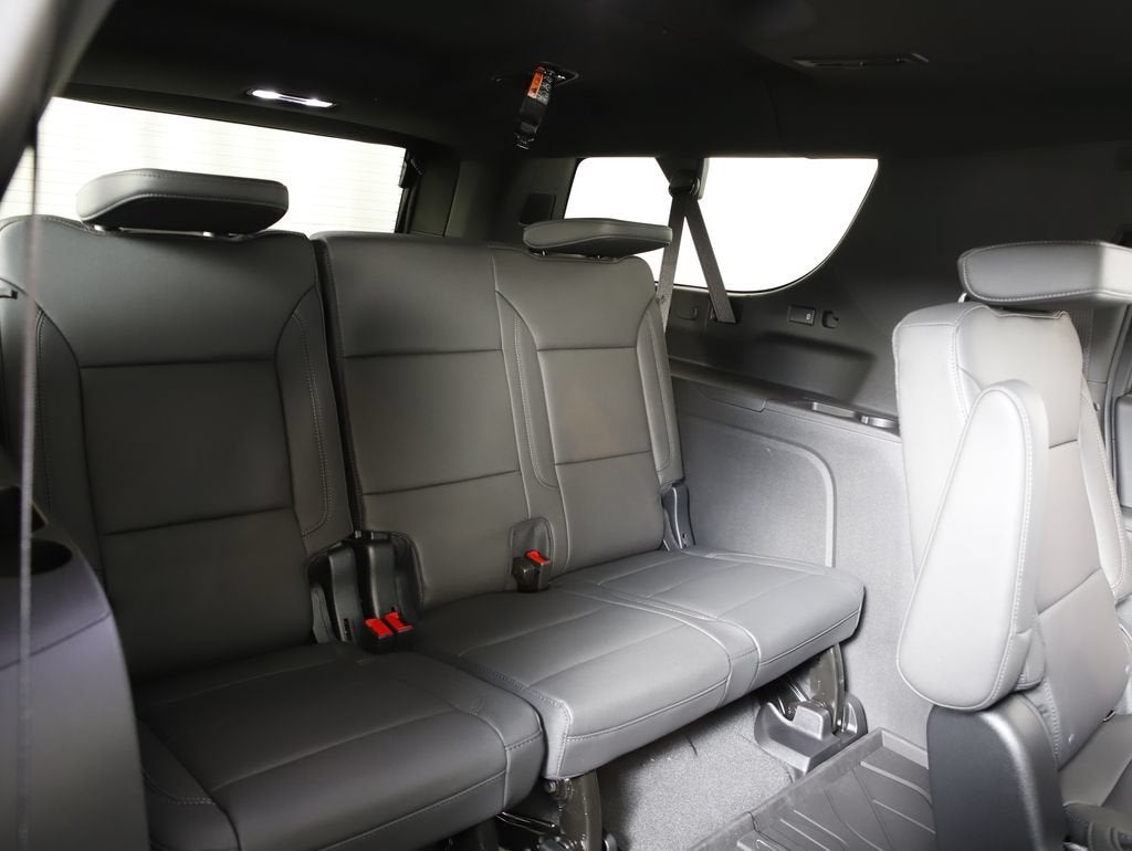 2026 Chevrolet Suburban LT - Photo 9