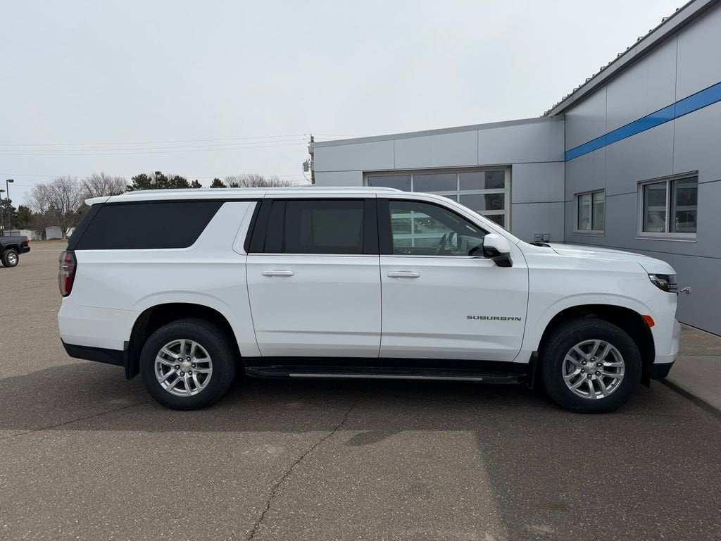2023 Chevrolet Suburban LT