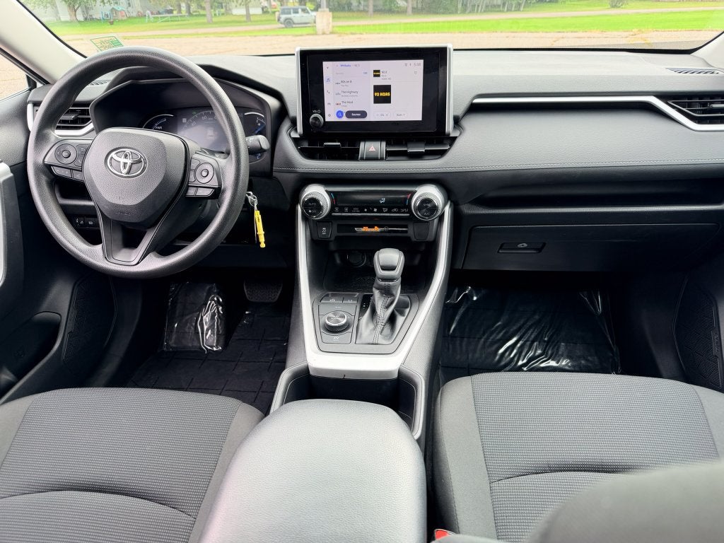 2023 Toyota RAV4 Hybrid LE