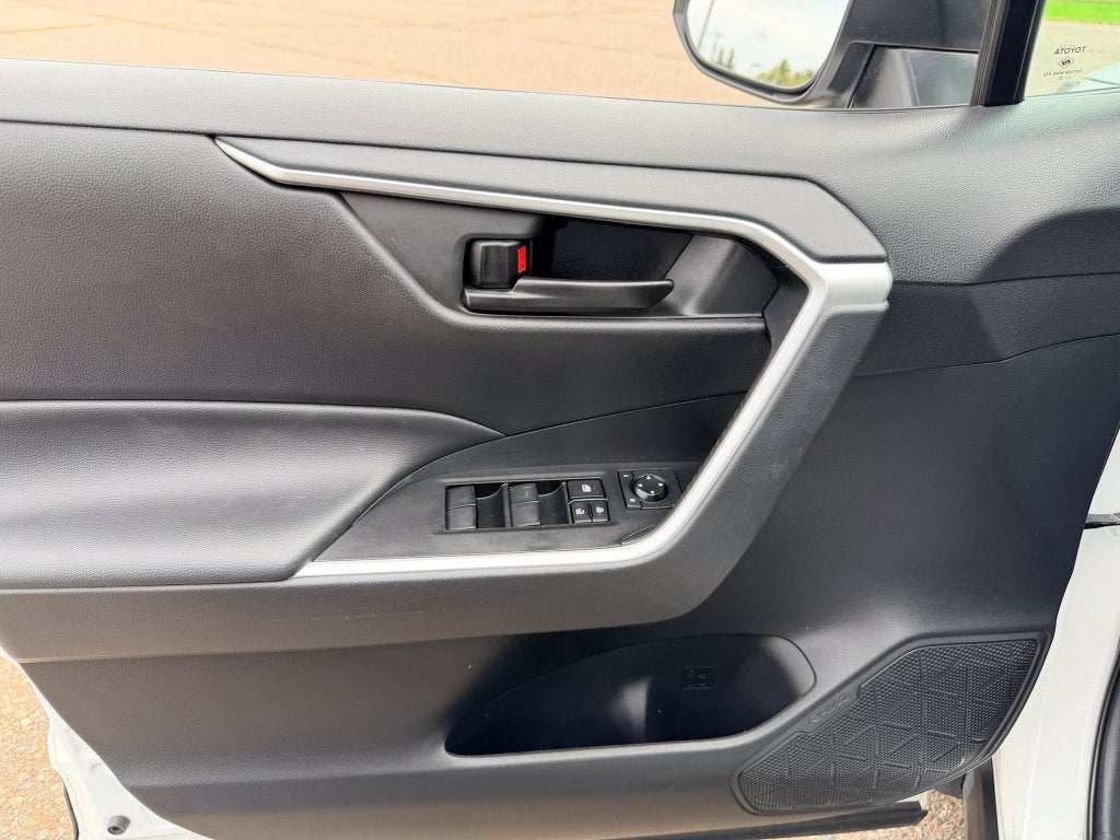 2023 Toyota RAV4 Hybrid LE