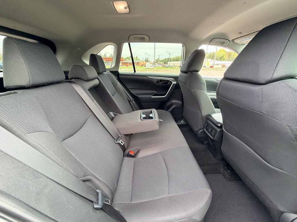 2023 Toyota RAV4 Hybrid LE