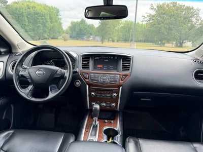 2017 Nissan Pathfinder Platinum