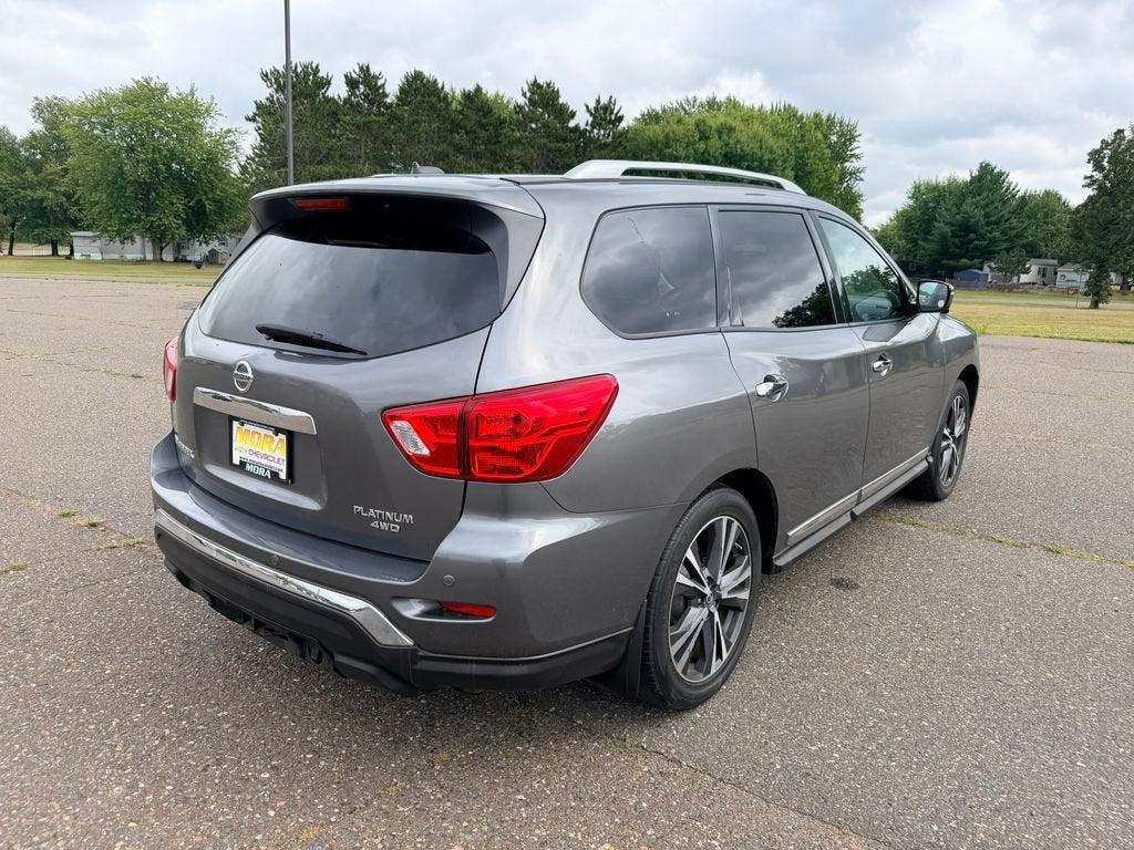 2017 Nissan Pathfinder Platinum