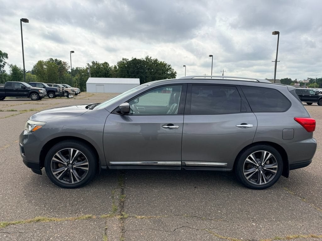 2017 Nissan Pathfinder Platinum