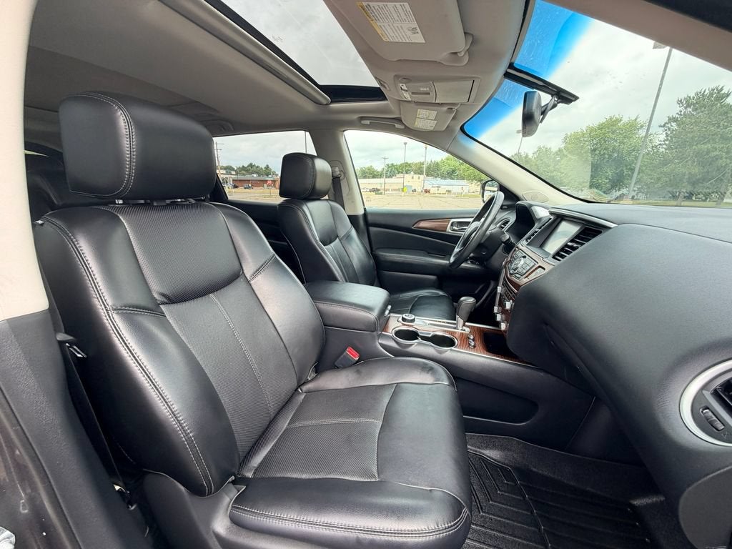 2017 Nissan Pathfinder Platinum