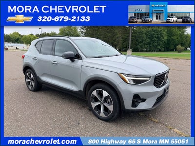 2024 Volvo XC40 Plus Dark Theme