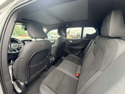 2024 Volvo XC40 Plus Dark Theme